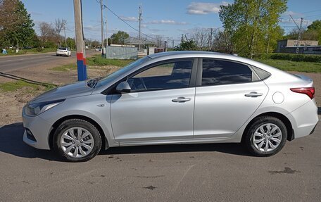 Hyundai Solaris II рестайлинг, 2018 год, 1 100 000 рублей, 4 фотография