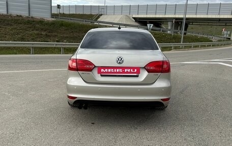 Volkswagen Jetta VI, 2012 год, 895 000 рублей, 8 фотография