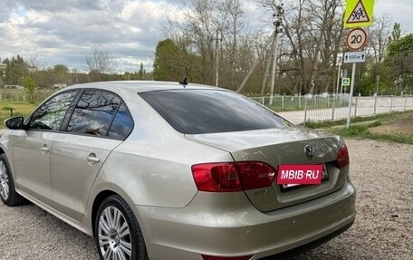 Volkswagen Jetta VI, 2012 год, 895 000 рублей, 4 фотография