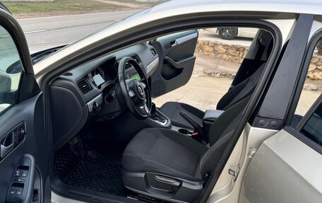 Volkswagen Jetta VI, 2012 год, 895 000 рублей, 16 фотография