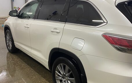 Toyota Highlander III, 2014 год, 3 000 000 рублей, 2 фотография