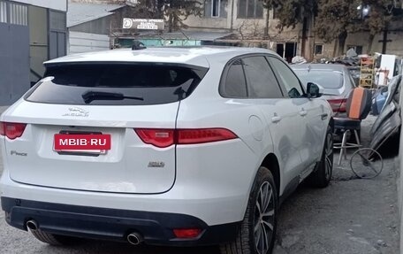 Jaguar F-Pace, 2019 год, 1 800 000 рублей, 4 фотография