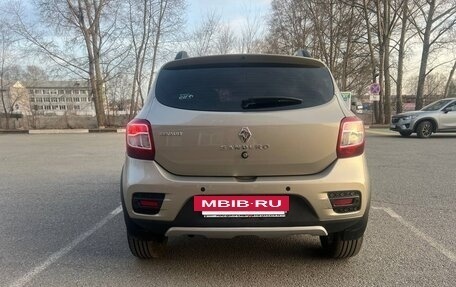 Renault Sandero II рестайлинг, 2017 год, 1 380 000 рублей, 2 фотография