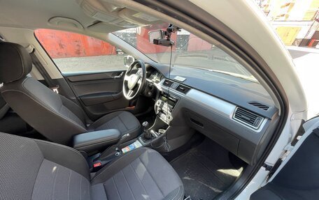 Skoda Rapid I, 2014 год, 1 300 000 рублей, 4 фотография