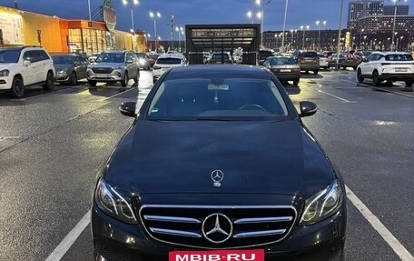 Mercedes-Benz E-Класс, 2019 год, 2 990 000 рублей, 2 фотография