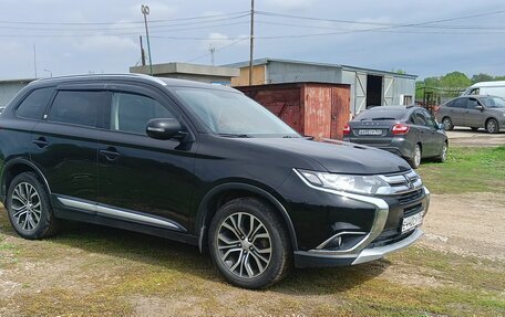 Mitsubishi Outlander III рестайлинг 3, 2018 год, 2 050 000 рублей, 7 фотография