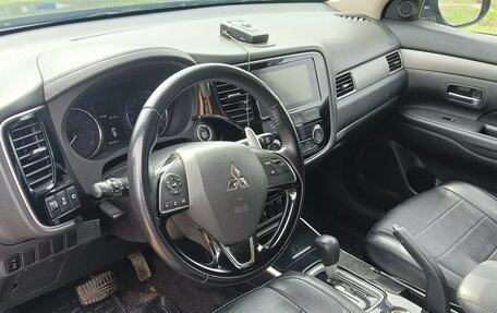 Mitsubishi Outlander III рестайлинг 3, 2018 год, 2 050 000 рублей, 9 фотография