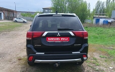 Mitsubishi Outlander III рестайлинг 3, 2018 год, 2 050 000 рублей, 4 фотография