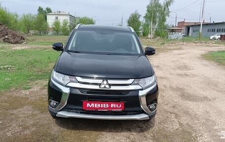 Mitsubishi Outlander III рестайлинг 3, 2018 год, 2 050 000 рублей, 8 фотография