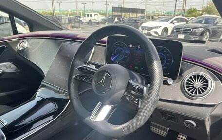 Mercedes-Benz EQE, 2022 год, 5 130 000 рублей, 13 фотография