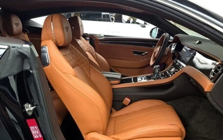 Bentley Continental GT III, 2022 год, 18 000 000 рублей, 7 фотография
