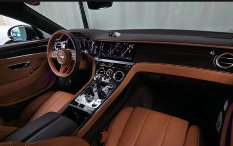 Bentley Continental GT III, 2022 год, 18 000 000 рублей, 10 фотография