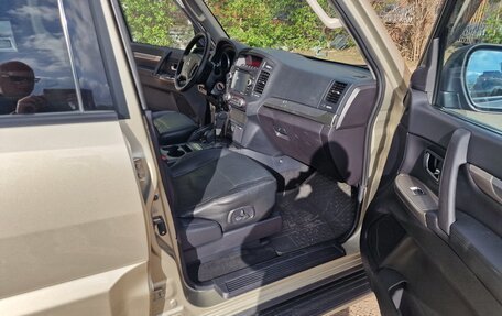 Mitsubishi Pajero IV, 2012 год, 2 550 000 рублей, 16 фотография