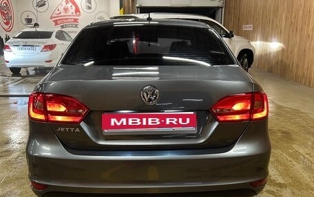 Volkswagen Jetta VI, 2012 год, 990 000 рублей, 4 фотография