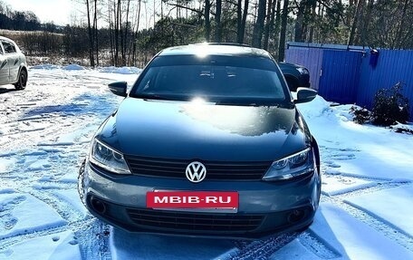 Volkswagen Jetta VI, 2012 год, 990 000 рублей, 3 фотография