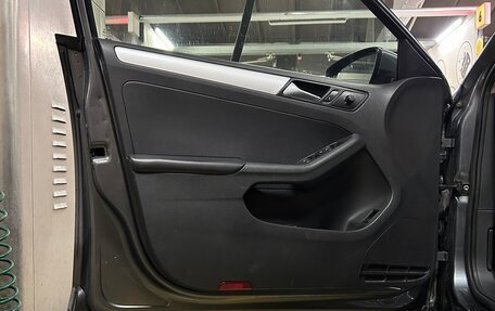 Volkswagen Jetta VI, 2012 год, 990 000 рублей, 21 фотография