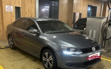 Volkswagen Jetta VI, 2012 год, 990 000 рублей, 13 фотография
