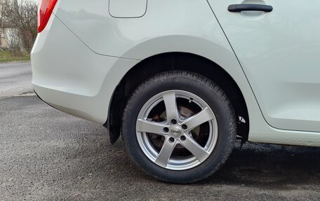 Skoda Rapid I, 2015 год, 860 000 рублей, 6 фотография