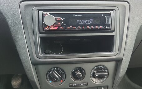 Skoda Rapid I, 2015 год, 860 000 рублей, 17 фотография