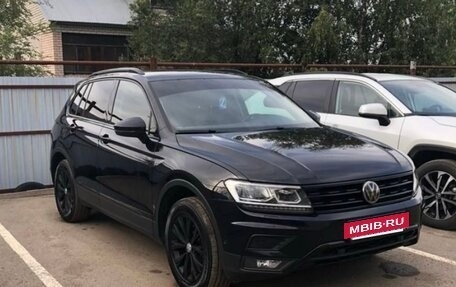 Volkswagen Tiguan II, 2017 год, 2 750 000 рублей, 2 фотография