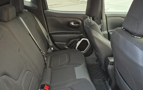 Jeep Renegade I рестайлинг, 2015 год, 1 999 000 рублей, 13 фотография
