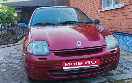 Renault Clio III, 2001 год, 260 000 рублей, 2 фотография