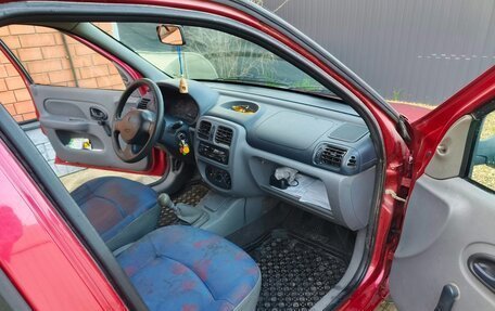 Renault Clio III, 2001 год, 260 000 рублей, 13 фотография