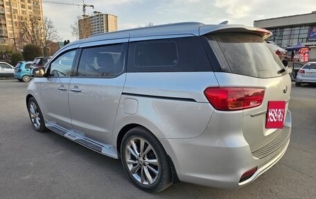 KIA Carnival III, 2019 год, 2 000 000 рублей, 3 фотография
