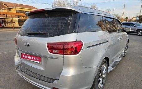 KIA Carnival III, 2019 год, 2 000 000 рублей, 4 фотография