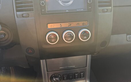 Nissan Navara (Frontier), 2011 год, 1 300 000 рублей, 19 фотография