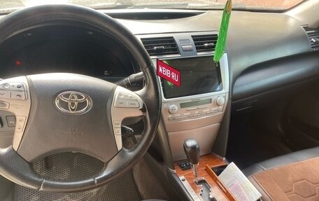 Toyota Camry, 2010 год, 970 000 рублей, 4 фотография