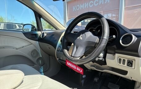 Mitsubishi Colt VI рестайлинг, 2003 год, 330 000 рублей, 11 фотография
