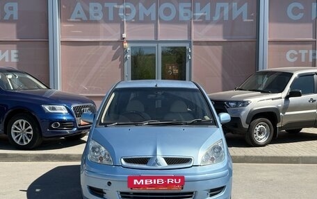 Mitsubishi Colt VI рестайлинг, 2003 год, 330 000 рублей, 2 фотография