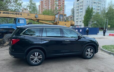 Honda Pilot III рестайлинг, 2018 год, 3 150 000 рублей, 8 фотография