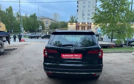 Honda Pilot III рестайлинг, 2018 год, 3 150 000 рублей, 6 фотография