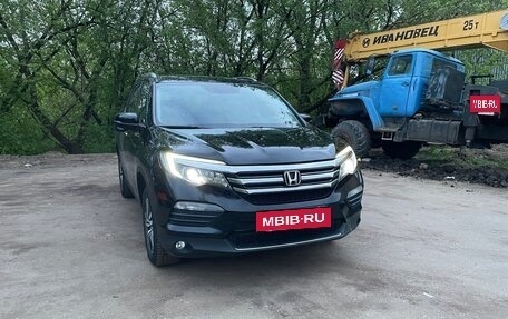 Honda Pilot III рестайлинг, 2018 год, 3 150 000 рублей, 11 фотография