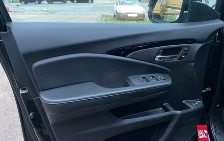 Honda Pilot III рестайлинг, 2018 год, 3 150 000 рублей, 17 фотография