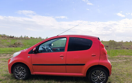 Peugeot 107 I рестайлинг, 2009 год, 420 000 рублей, 2 фотография