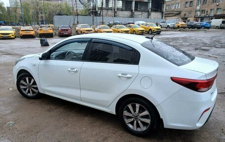 KIA Rio IV, 2017 год, 830 000 рублей, 2 фотография