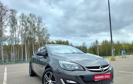 Opel Astra J, 2012 год, 800 000 рублей, 1 фотография
