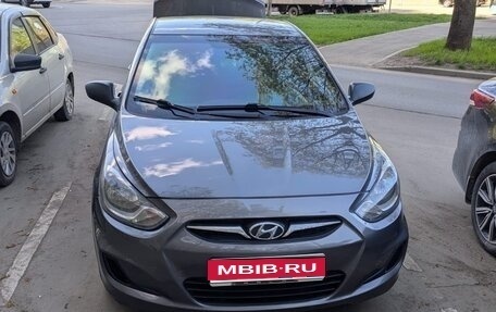 Hyundai Solaris II рестайлинг, 2011 год, 850 000 рублей, 1 фотография