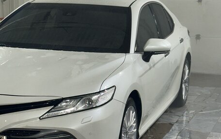 Toyota Camry, 2020 год, 3 420 000 рублей, 2 фотография