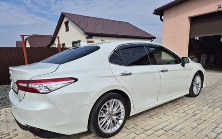 Toyota Camry, 2018 год, 2 980 000 рублей, 4 фотография