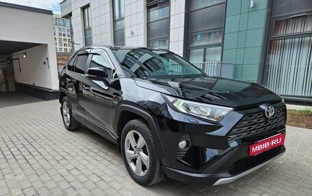 Toyota RAV4, 2021 год, 3 549 000 рублей, 6 фотография