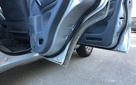 Toyota RAV4, 2001 год, 600 000 рублей, 8 фотография