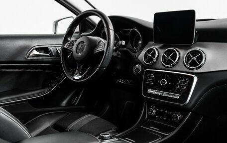 Mercedes-Benz GLA, 2018 год, 3 150 000 рублей, 9 фотография