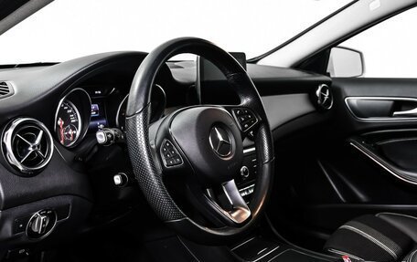 Mercedes-Benz GLA, 2018 год, 3 150 000 рублей, 12 фотография