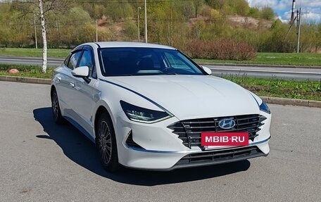 Hyundai Sonata VIII, 2021 год, 2 400 000 рублей, 2 фотография