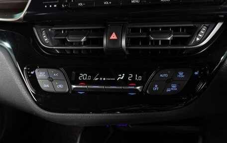 Toyota C-HR I рестайлинг, 2018 год, 2 399 000 рублей, 12 фотография