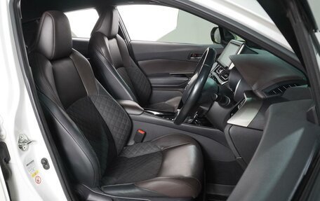 Toyota C-HR I рестайлинг, 2018 год, 2 399 000 рублей, 10 фотография